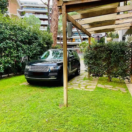 Monolocale Con Posto Auto E Grande Giardino Rom