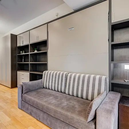 Apartment Monolocale Con Posto Auto E Grande Giardino Rom