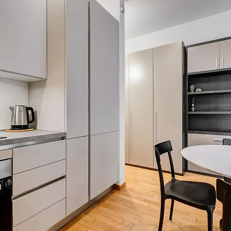 Apartment Monolocale Con Posto Auto E Grande Giardino Rom