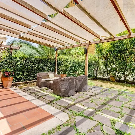 Monolocale Con Posto Auto E Grande Giardino * Rom
