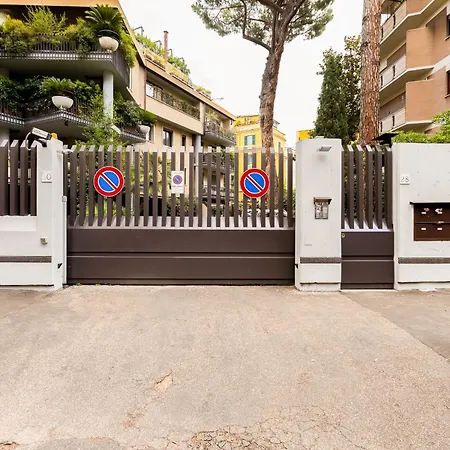 Apartment Monolocale Con Posto Auto E Grande Giardino *